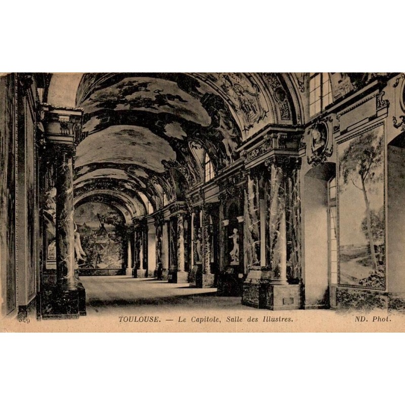 Carte postale ancienne de la Salle des Illustres au Capitole de Toulouse.