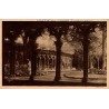 Carte postale ancienne du grand cloître des Augustins à Toulouse.