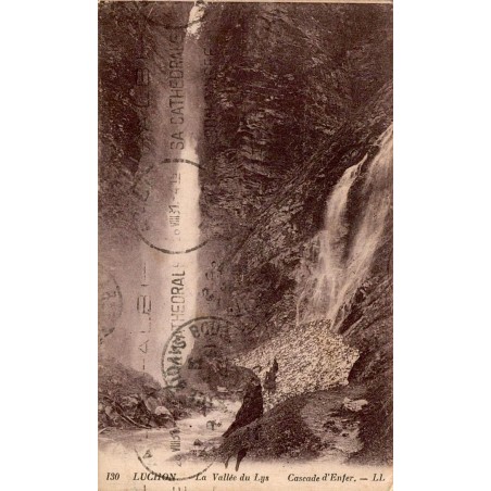 Carte postale ancienne de la Cascade d'Enfer dans la vallée du Lys à Luchon.