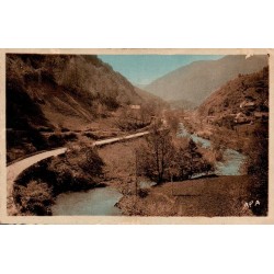Carte postale ancienne de Cierp vers la vallée de Luchon en Haute-Garonne.