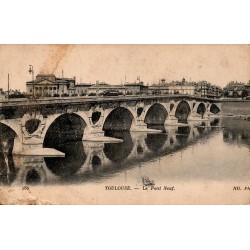Carte postale ancienne de Toulouse représentant le Pont Neuf sur la Garonne.