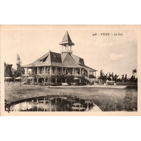 Carte postale ancienne du golf de Vichy avec son pavillon et son bassin d'agrément.