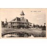 Carte postale ancienne du golf de Vichy avec son pavillon et son bassin d'agrément.