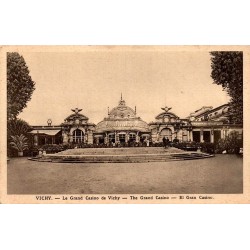 Carte postale ancienne du Grand Casino de Vichy avec sa façade monumentale de la Belle Époque.