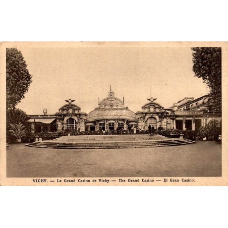 Carte postale ancienne du Grand Casino de Vichy avec sa façade monumentale de la Belle Époque.