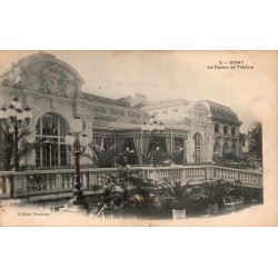 Carte postale ancienne du Casino et Théâtre de Vichy avec architecture Belle Époque.