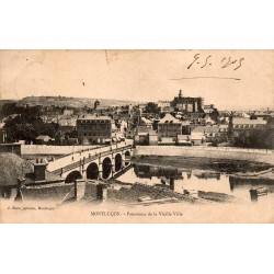 Carte postale ancienne montrant le panorama de la vieille ville de Montluçon et le château des ducs de Bourbon.