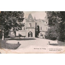 Carte postale ancienne du château de Maulmont près de Vichy, résidence de chasse entourée d'un parc.