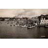 Carte postale ancienne Concarneau arrière-port Finistère Bretagne scène portuaire