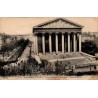 Carte postale ancienne de l'église de la Madeleine à Paris en vue générale avec sa façade monumentale