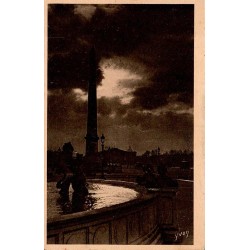 Carte postale ancienne Paris ciel d'orage Place de la Concorde Éditions Yvon
