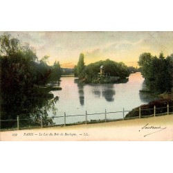 Carte postale ancienne du lac du Bois de Boulogne à Paris, vue colorisée avec îlot et pavillon, voyagée en 1904