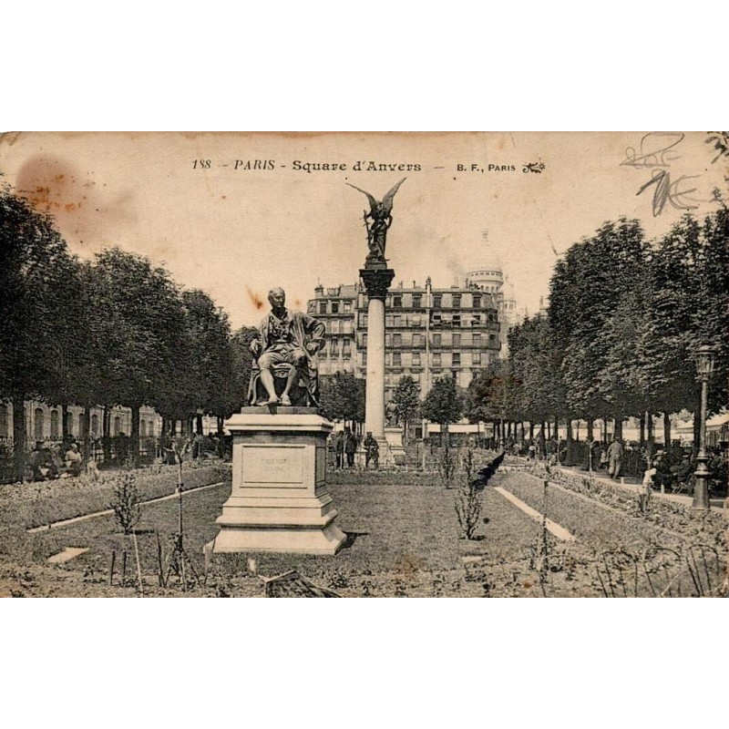 Carte postale ancienne du square d'Anvers à Paris avec le monument à Denis Diderot et le Sacré-Cœur en arrière-plan
