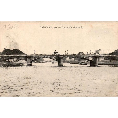 Carte postale ancienne du pont de la Concorde à Paris avec vue panoramique sur la Seine et les bateaux
