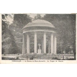 Carte postale ancienne du Temple de l'Amour au Hameau de Marie-Antoinette à Versailles.