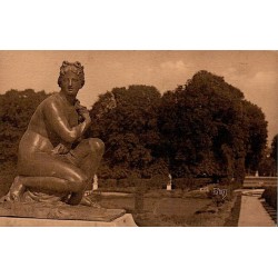 Carte postale ancienne Versailles Parterre du Nord Vénus pudique série Les Belles Choses de France.