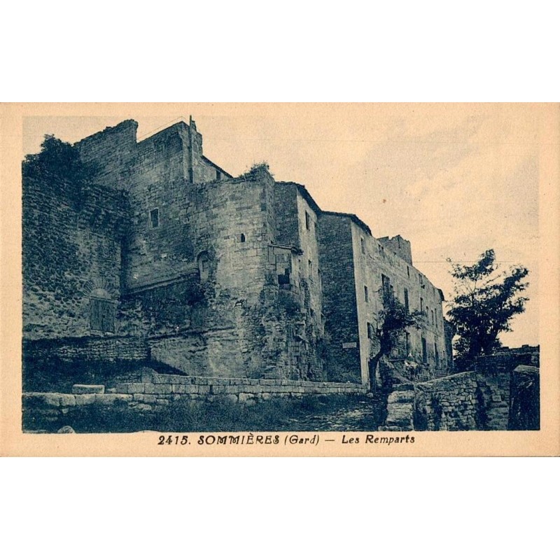 2415 - SOMMIÈRES (Gard) - Les Remparts