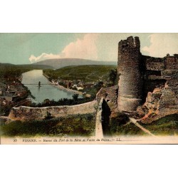 Carte postale ancienne colorisée des ruines du Fort de la Bâtie dominant la vallée du Rhône à Vienne.
