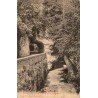 Carte postale ancienne de la sortie des Grands-Goulets dans le Vercors, ancienne route taillée dans la falaise.