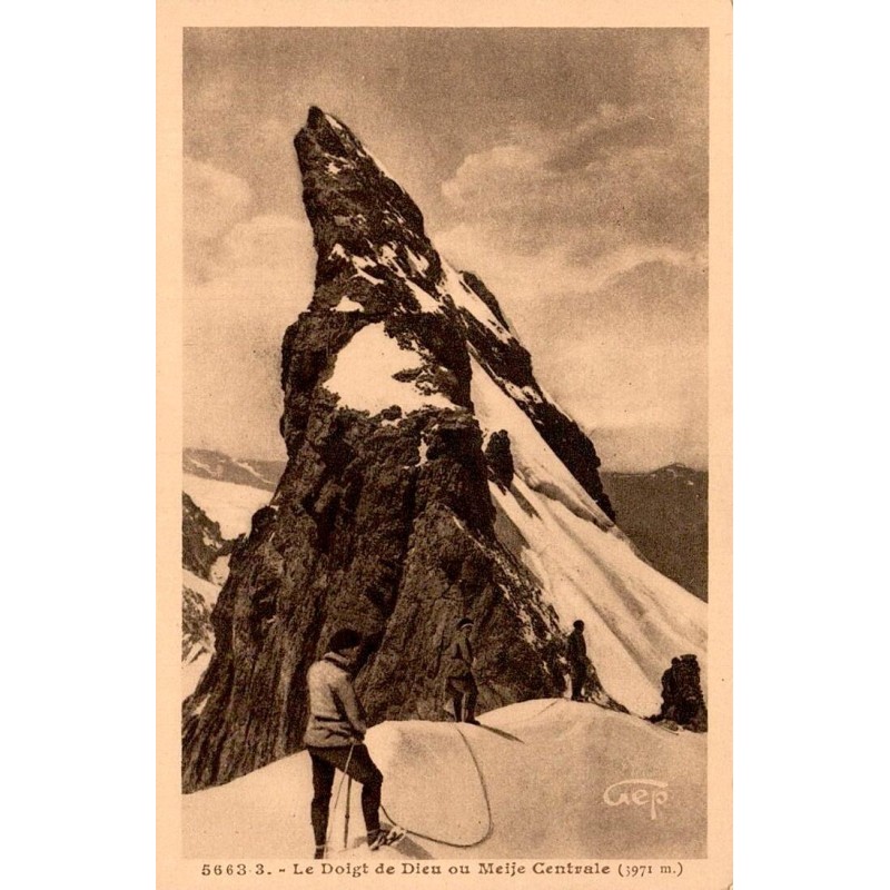 Carte postale ancienne du Doigt de Dieu à la Meije avec des alpinistes dans le massif des Écrins.
