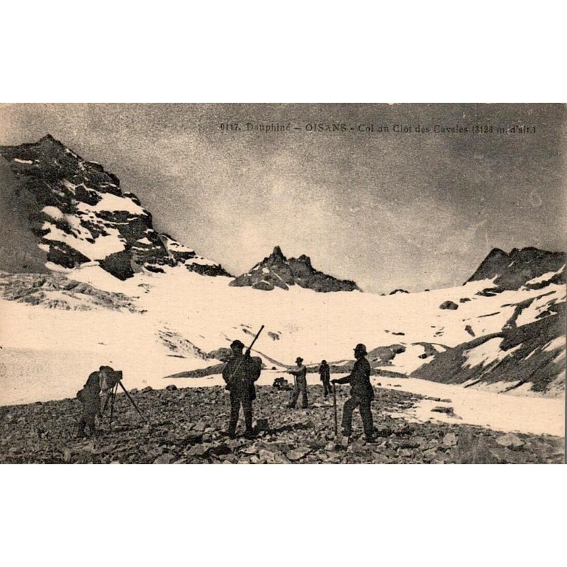Carte postale ancienne du col du Clôt des Cavales avec alpinistes dans le massif de l'Oisans.