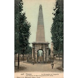 Carte postale ancienne de la Pyramide de l'Aiguille à Vienne, monument gallo-romain en Isère