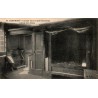 Carte postale ancienne montrant la cellule d'un moine au couvent de la Grande-Chartreuse en Isère
