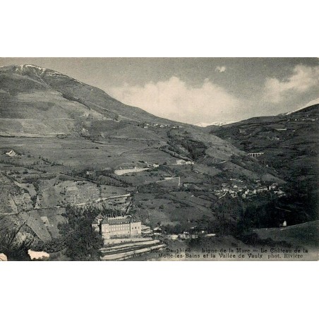 Carte postale ancienne de La Motte-les-Bains avec le château et la vallée de Vaulx en Isère