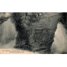 Carte postale ancienne des Cuves de Sassenage montrant la Cascade des Quatre-Vents à l'intérieur de la grotte.