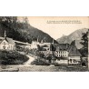 Carte postale ancienne de la Grande-Chartreuse montrant l'entrée principale et la chapelle des Étrangers