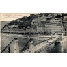 Carte postale ancienne de Grenoble montrant le pont suspendu, le quai Perrière et Sainte-Marie-d'en-Haut