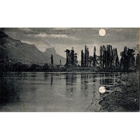 Carte postale ancienne de Grenoble montrant un clair de lune sur l'Isère à l'Île d'Amour